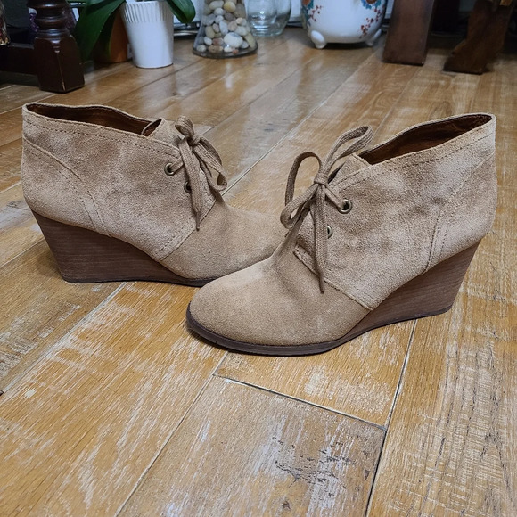 Lucky Brand Shoes - Lucky Brand Shylow Tan Suede Leather 3 inch Wedge Lace Up Ankle Booties Size 8.5
